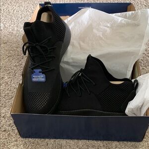 Skechers Black Sneakers with Cushioned Sole and Knit Upper